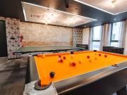 Bronze Studio Lower Level H Has an Apartment