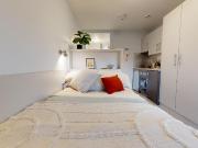 Bronze Studio Plus 2627, at iQ City