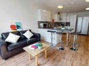 Bronze Studio Premium C Has an Apartment