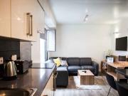 Bronze Studio Upper Level Premium View B Has an Apartment
