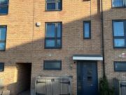 Brookfield Drive, Stanford Le Hope SS17, 3 bed town...