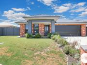 BROOKLYN FIELDS ESTATE IMMACULATELY PRESENTED