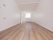 Brooksbank Street, London E9, 3 bed flat to rent, £2,200...