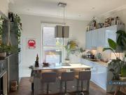 Broomwood Road, London, 2 Bedroom Flat