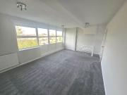 Broughton Avenue, Aylesbury HP20, 3 bed flat to rent,...