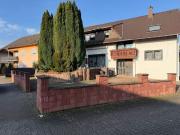 Bruchmühlbach Miesau: Großzügiges Zweifamilienhaus mit...
