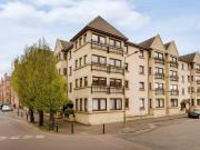 Bryson Road, Ardmillan, Edinburgh EH11, 3 bed flat to...