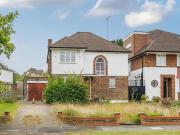 Buckingham Avenue, Whetstone, 3 Bedroom Detached