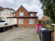 Buckingham Road Room 3 London E18 2NH Century 21 United...