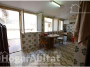 ¡BUENA UBICACIÓN! BAJO PARA REFORMAR CON TRASTERO Y GRAN...