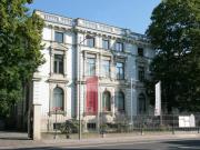 BUERO.flächen mit 1.076 m² Terrassen, Garten und...