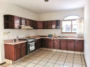 BUGAMBILIAS CALLEJON DEL IRIS