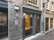Bull Inn Court Mayfair WC2R
