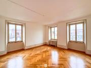 Bulle – Prächtige 4 Zimmer Wohnung zur Miete im Zentrum...