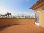 Bungalow Adosado con 2 Apartamentos Independientes en...