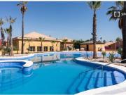 Bungalow de 2 dormitorios en alquiler en Alicante