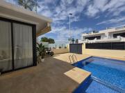 Bungalow en alquiler en San Pedro del Pinatar, Villa alegría