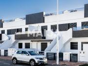 Bungalow en planta alta con solárium, casi nuevo