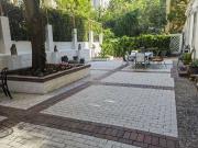 Bungalow feeling with garden and fire place in downtown...