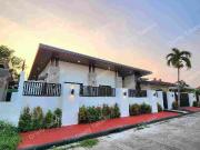 Bungalow House with Pool