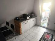 Bunt,hell & mit Charakter! 53m² 2 Raum DG Wohnung