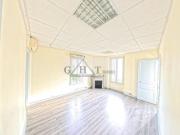 Bureau 65 m² à louer