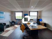 Bureaux à vendre Montigny le Bretonneux Proche RER, bus...