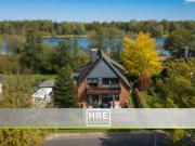 Burg Grambke | Gepflegtes Zweifamilienhaus direkt am...