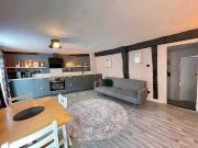 Burgate, Canterbury CT1, 2 bed flat to rent, £1,500 pcm...