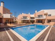 Burgau: Apartamento T2 mobilado e equipado, com piscina...