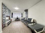 Burgess Avenue, London NW9, 3 bed flat to rent, £2,300...