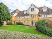 Burn Close, Addlestone KT15, 2 bed flat to rent, £1,450...