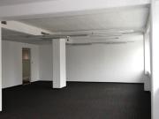 Büro im modernen Businesskomplex