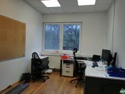 Büro mit großem Lager direkt bei der A22