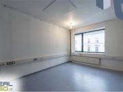 Büro oder Praxisfläche mit Blick auf die Landstraße