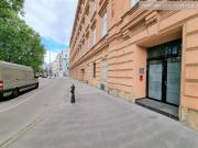 Büro und Ecklokal an der unteren Donaustraße