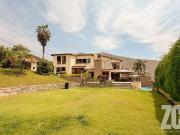 ¿Buscas una casa amplia con jardín y piscina?