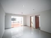 ¿Buscas una vivienda con gran espacio y potencial...