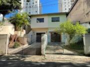 Busco alugar o quarto dos fundos!