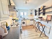 Buxhall Crescent, London E9, 2 bed flat to rent, £1,900...