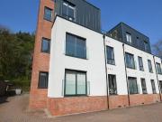 Buxton Road West, Disley SK12, 2 bed flat to rent,...