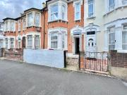 Byron Avenue, Manor Park E12, Studio to rent, £950 pcm |...