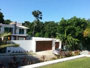 C106 Venta casa nueva con alberca 4 recámaras Ixtapa...