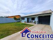 C1080 Bela residência com piscina localizada no Centro...