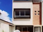 C1441 CASA EN VENTA DENTRO DE CONDOMINIO, Sector Y Del...