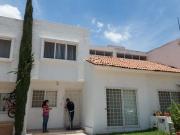 C228 RENTA CASA AMUEBLADA SAN PABLO FRENTE AL TEC