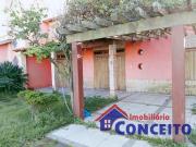 C239 Ótima residência com 06 dormitórios a 50 metros do mar