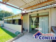 C421 Excelente residência composta de 03 dormitórios em...