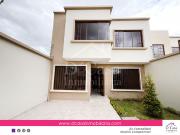 C 449 Vendo Casa en Cuenca Sector Rio Amarillo 3...