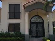 C.Celeste, La Marina, venta casa amplia y con extras en...